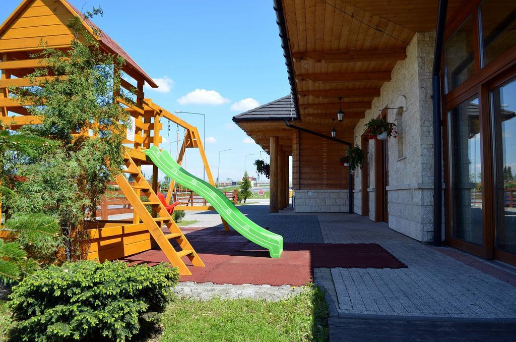 Dwor Swietoszowka Exterior photo